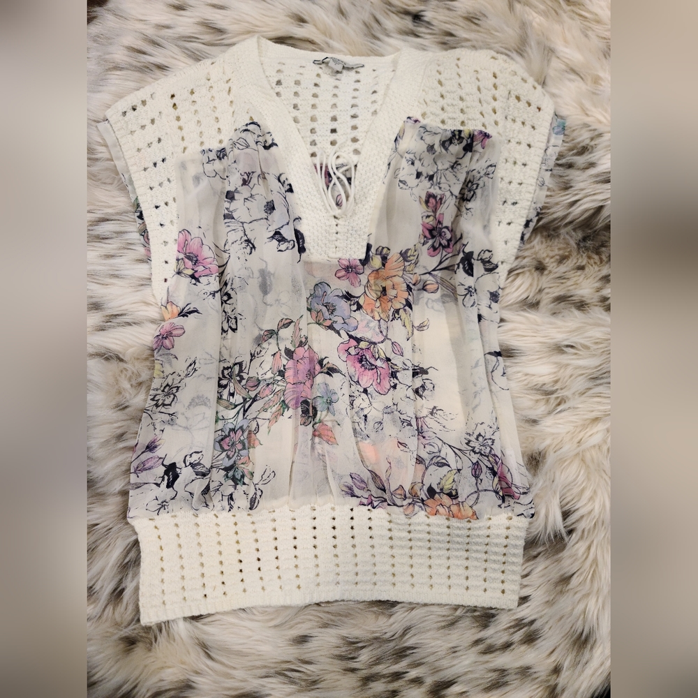 Guess floral blouse new size small